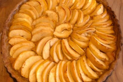 Tarte aux pommes-amandes, réalisée pour le réveillon du nouvel an 2023