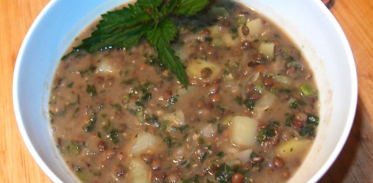 Soupe à l'ortie et aux lentilles