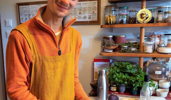 Tim Lipouz dans sa cuisine