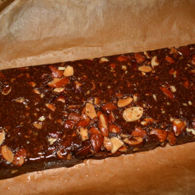 Turron aux amandes et à la caroube